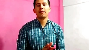 Barbero le dio sexo oral a cliente con verga grande en su salon. le lleno la boca de leche