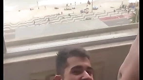 Mamando com gosto essa piroca de 27 cm com essa vista linda da praia (completo no red)