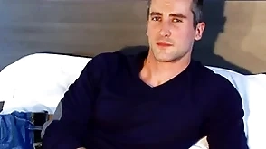 Male masturbator to str8 padre serviced without considering himself!