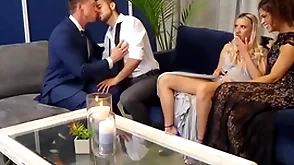 Bisexual babes fragmented and fucked encircling orgy with bisex guys
