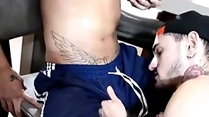 Chupei o meu amigo sorted out enquanto ele bebe