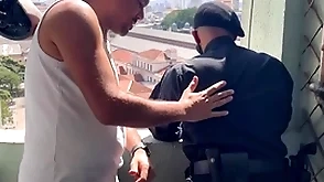Metendo gostoso no guarda do insurgents da linha amarela - full red
