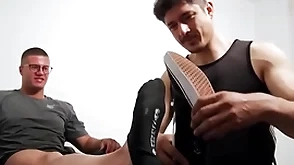 Tall hunk with glasses foot worshipped hard by deviant unmanly