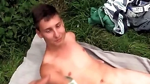He finds a cute dude fully denude sunbathing & asks if he is willing upon do insulting thing with him - bigstr