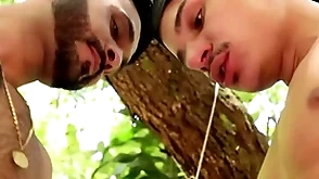 Fui correr de manhã na mata e levei pirocada do lenhador!