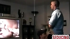 Amateur str8 guy watching porn while 1st years sucked by gay