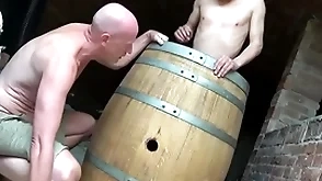 Uncovered guy is freaky af