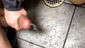 Jerking and sucking dick nigh public